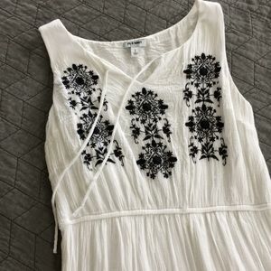 white old navy sundress L beautiful embroidery